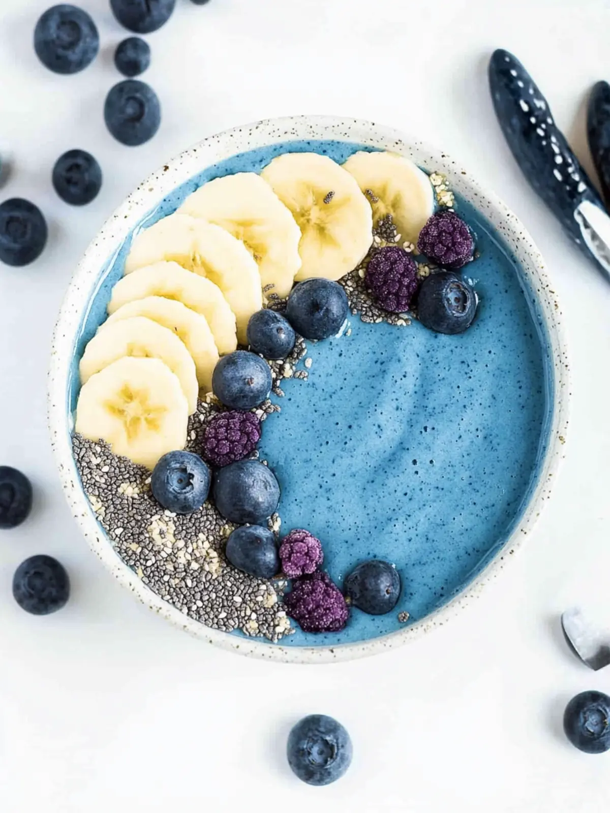 Energizing Blue Smoothie Bowl for a Vibrant Day Ahead 4 Blue Smoothie Bowl
